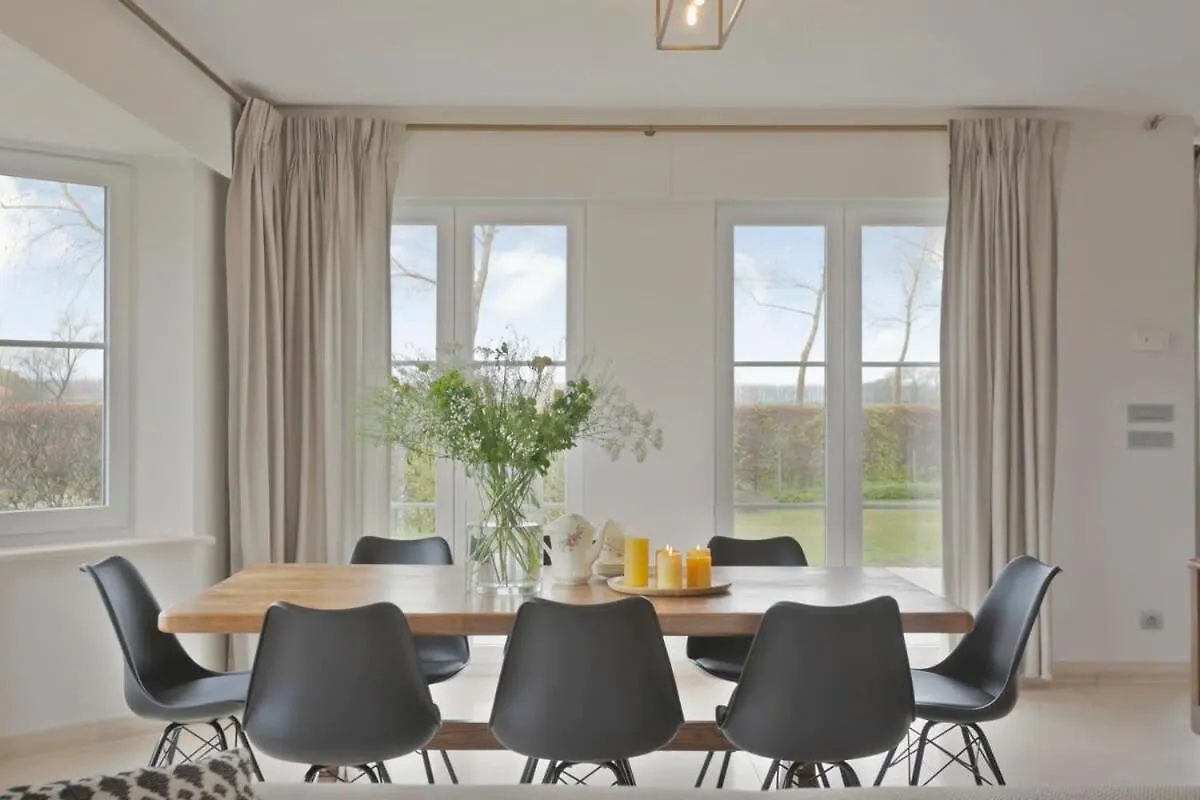 فيلا Huswell - Family House With A Beautiful View In Damme بروج 0*,  بلجيكا